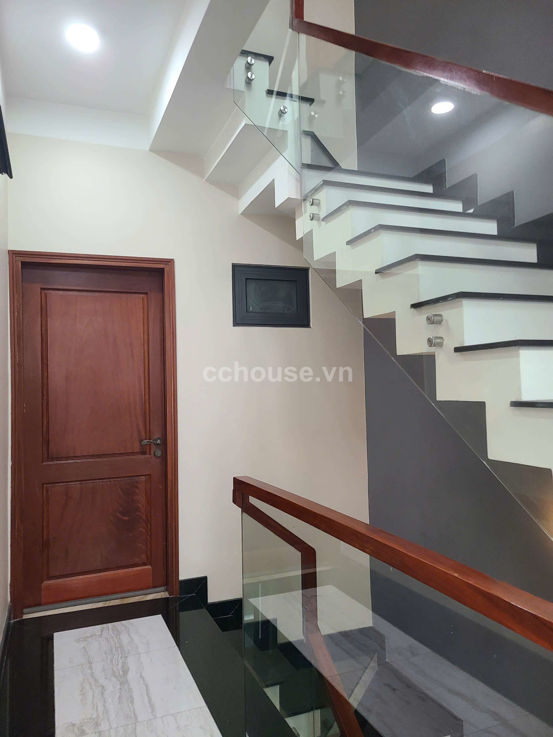 Bán Nhà Vị Trí Hẻm 1034 Đường Trường Sa DT 8m x 8m DT Sàn: 189.8m2_4 Tầng ST