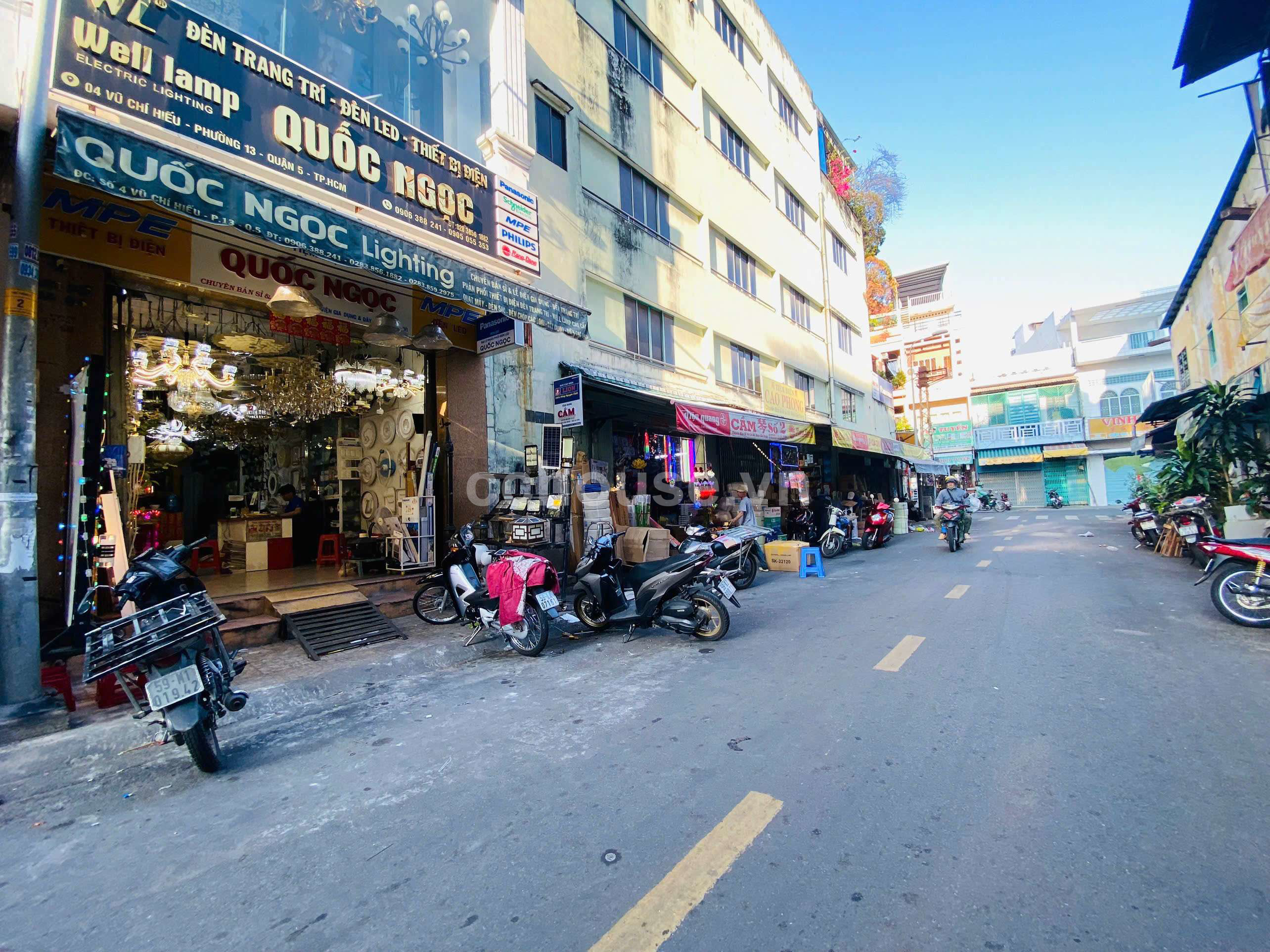 Nhà mặt tiền ngay trung tâm Quận 5.Khu kinh doanh sầm uất 