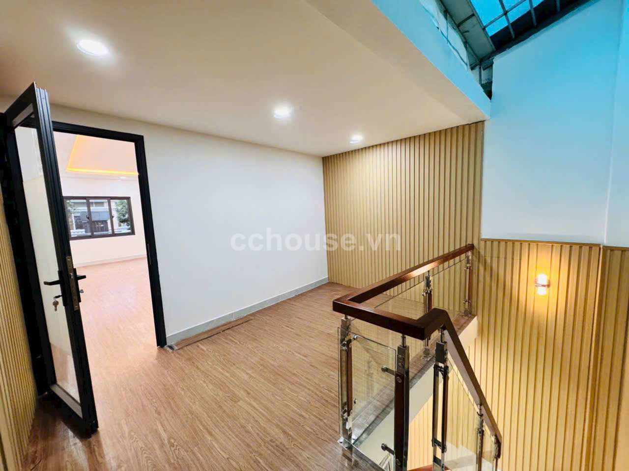 BÁN NHÀ MẶT TIỀN TRẦN PHÚ QUẬN 5_DT 4x11m
