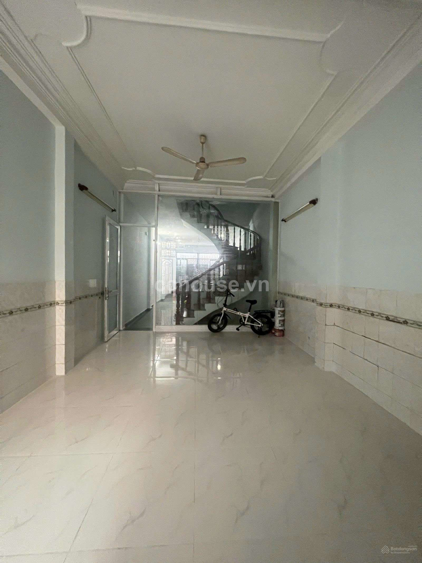 Măt Tiền Kinh Doanh Khu Vườn Hoa . Giá Giảm Mạnh Bán Nhanh