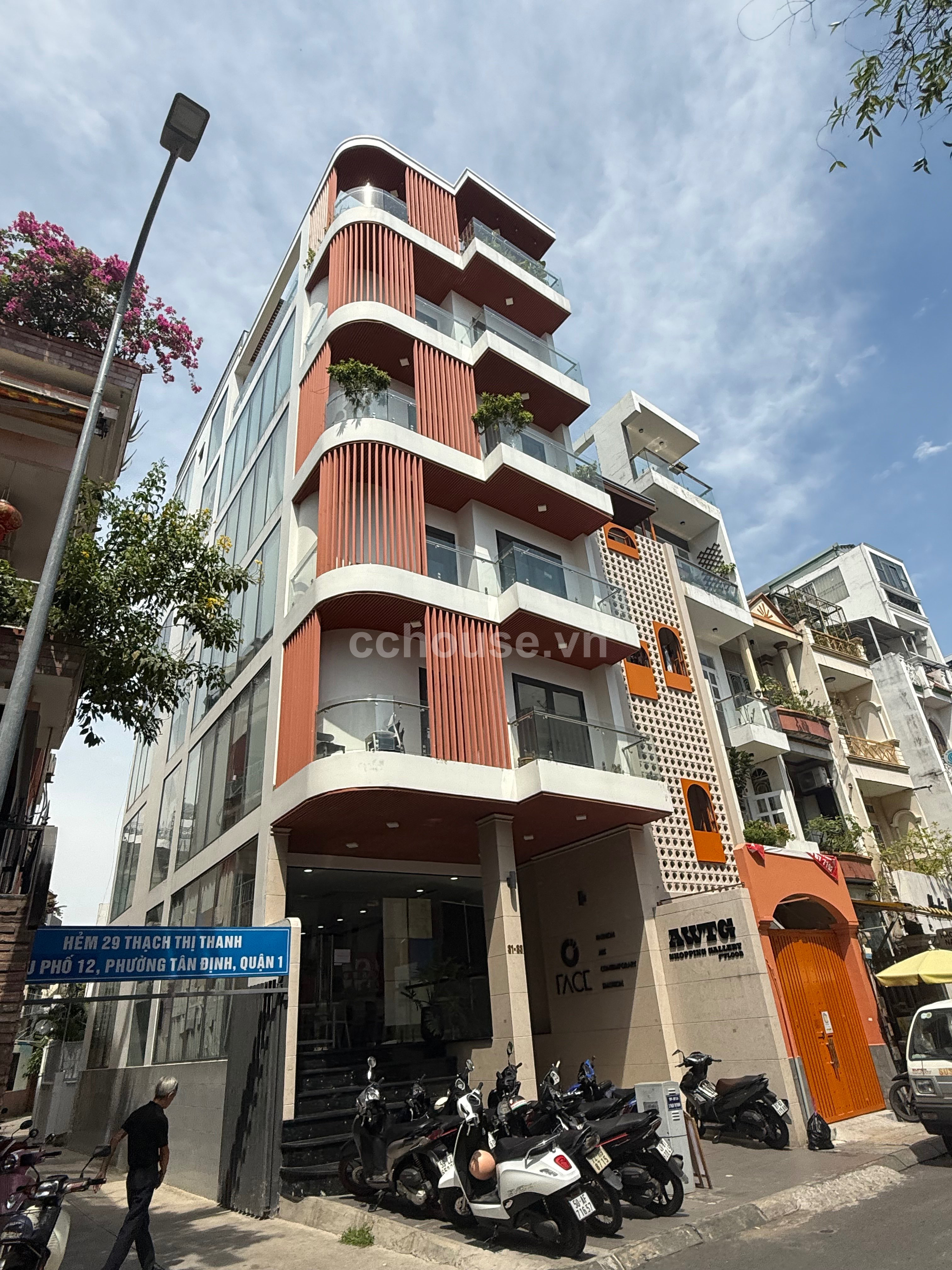 Tòa nhà góc mặt tiền 31-33 Thạch Thị Thanh, Phường Tân Định, Quận 1, TP.HCM