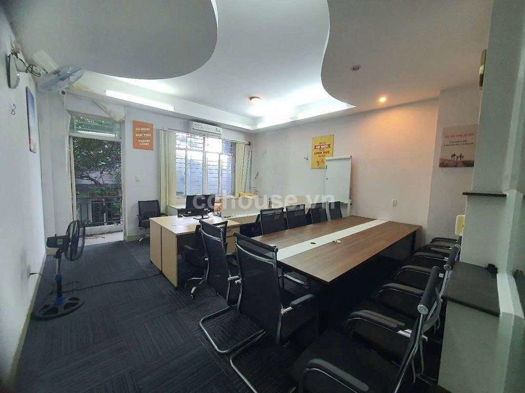 Nhà vị trí đẹp mặt tiền Đường C1, Phường 13, Quận Tân Bình