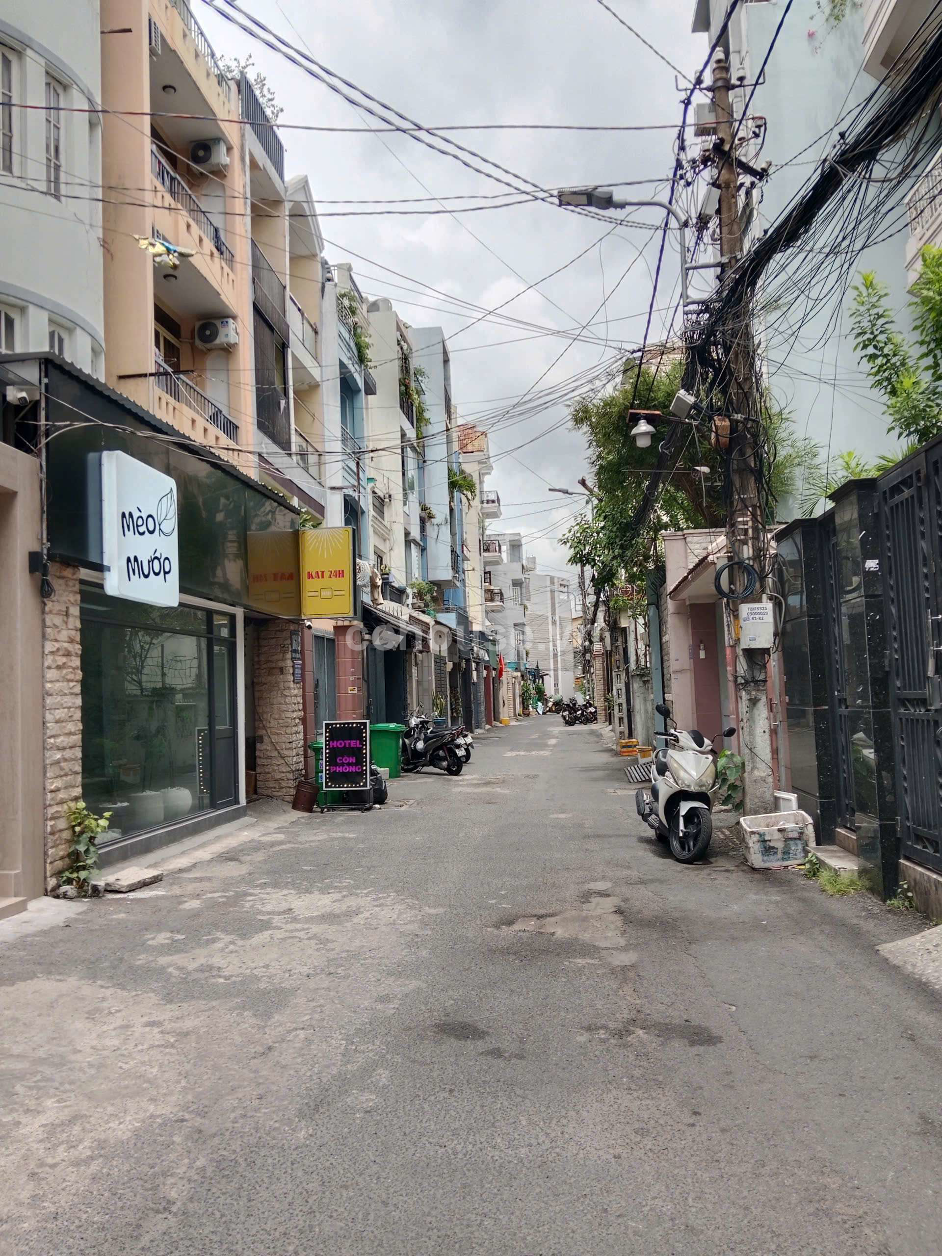BIỆT THỰ THÀNH THÁI PHƯỜNG 14 QUẬN 10 ( Kết Cấu Hầm 3 Lầu ST )