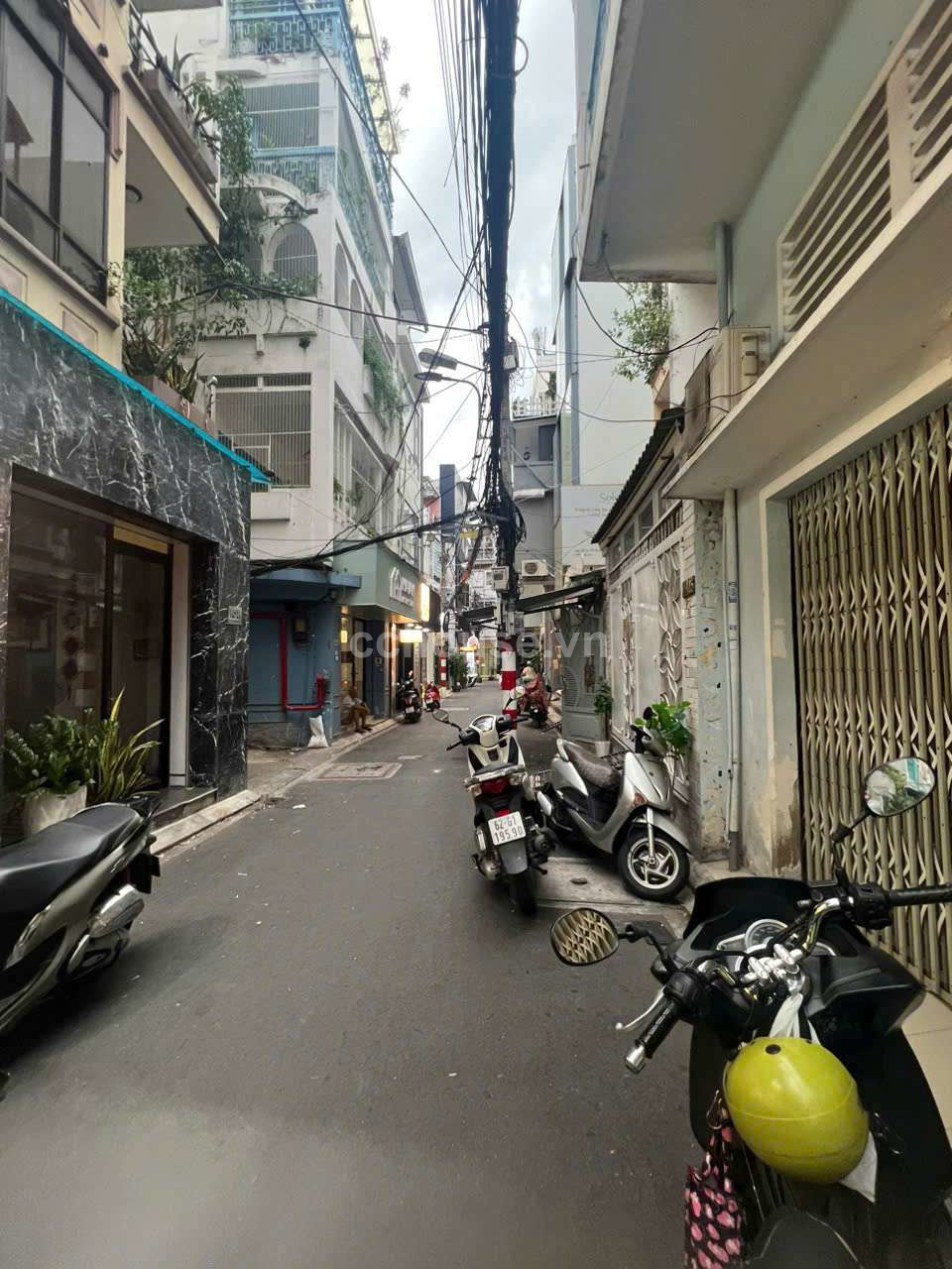 Chính chủ bán nhà hẻm đường Lê Thi Riêng Bến Thành Quận 1 DT 5 x 8.5m