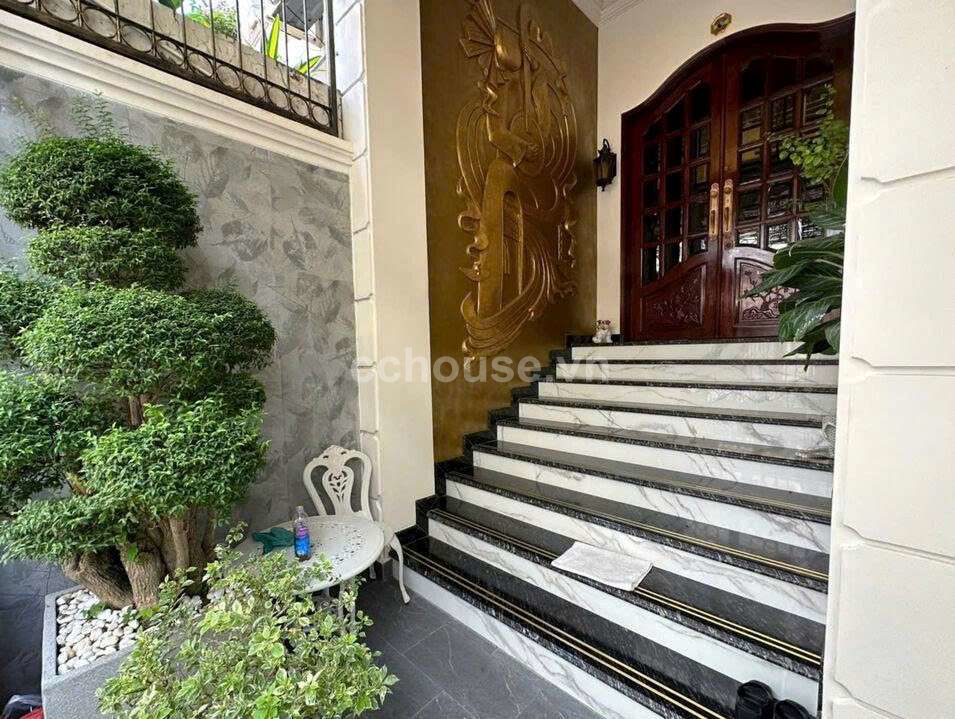 BIỆT THỰ THÀNH THÁI PHƯỜNG 14 QUẬN 10 ( Kết Cấu Hầm 3 Lầu ST )