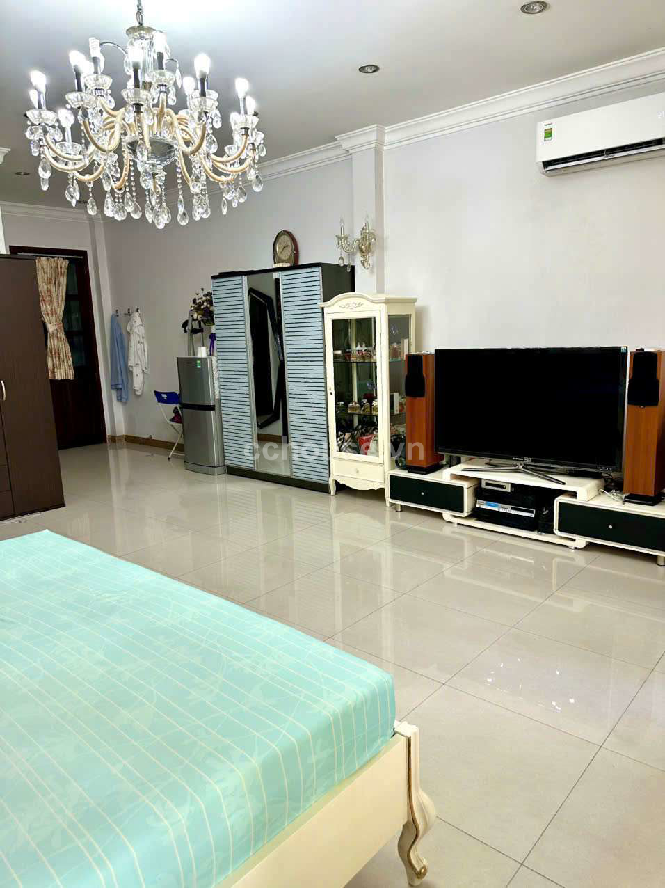 Giảm nhanh 2 tỷ . Đường 8m Nhà ngang gần 6m khu Vip Q3.