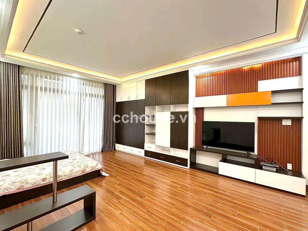 CHO THUÊ NHÀ HẦM- 4 LẦU - ST - CÓ THANG MÁY (DTSD:400m2) FULL NTCC ĐƯỜNG 3/2, P. DIÊN HỒNG.