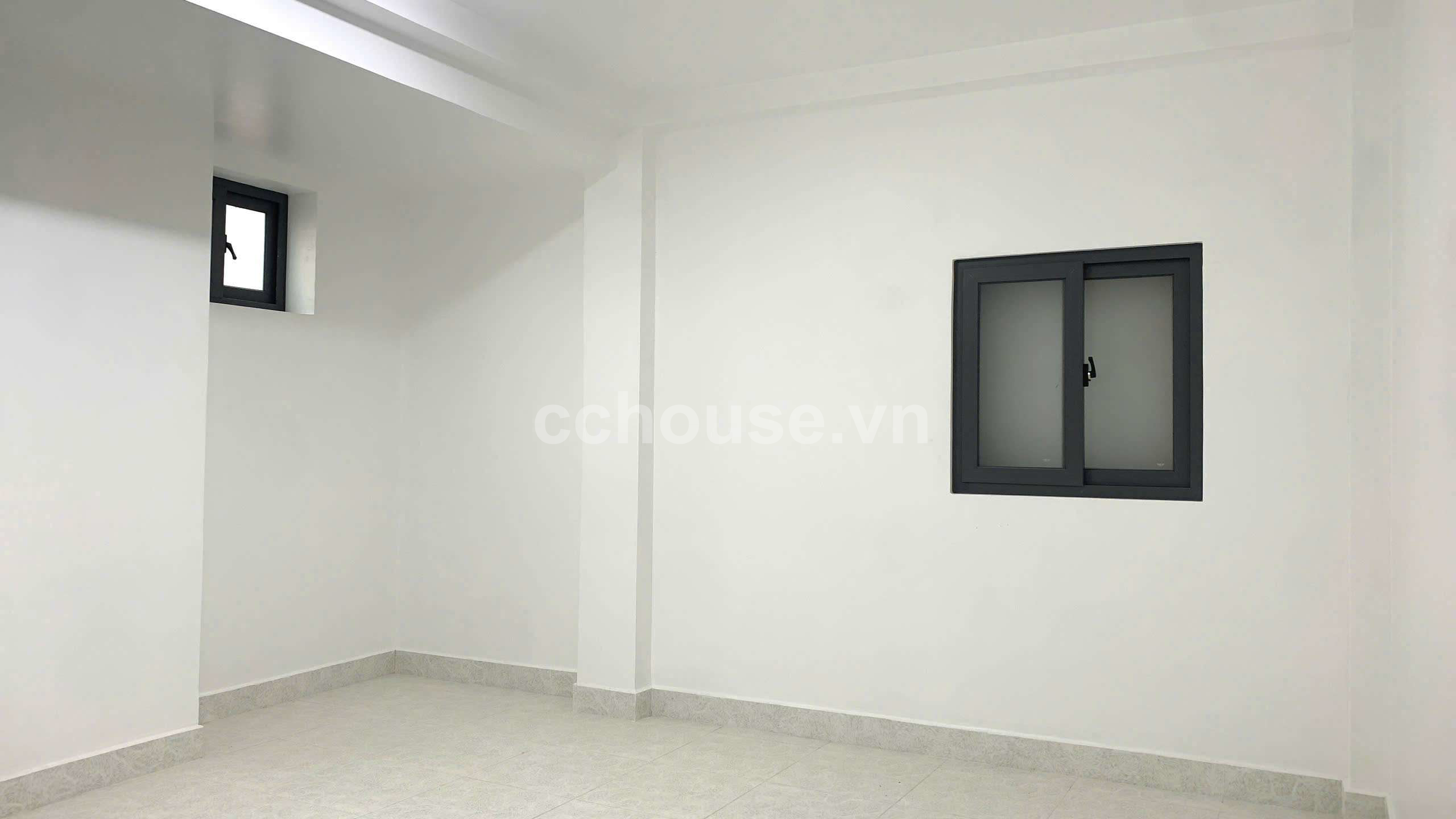 BÁN NHÀ HXH 221 VÕ VĂN TẦN – 81M² – THANG MÁY – NỞ HẬU – GIÁP QUẬN 1