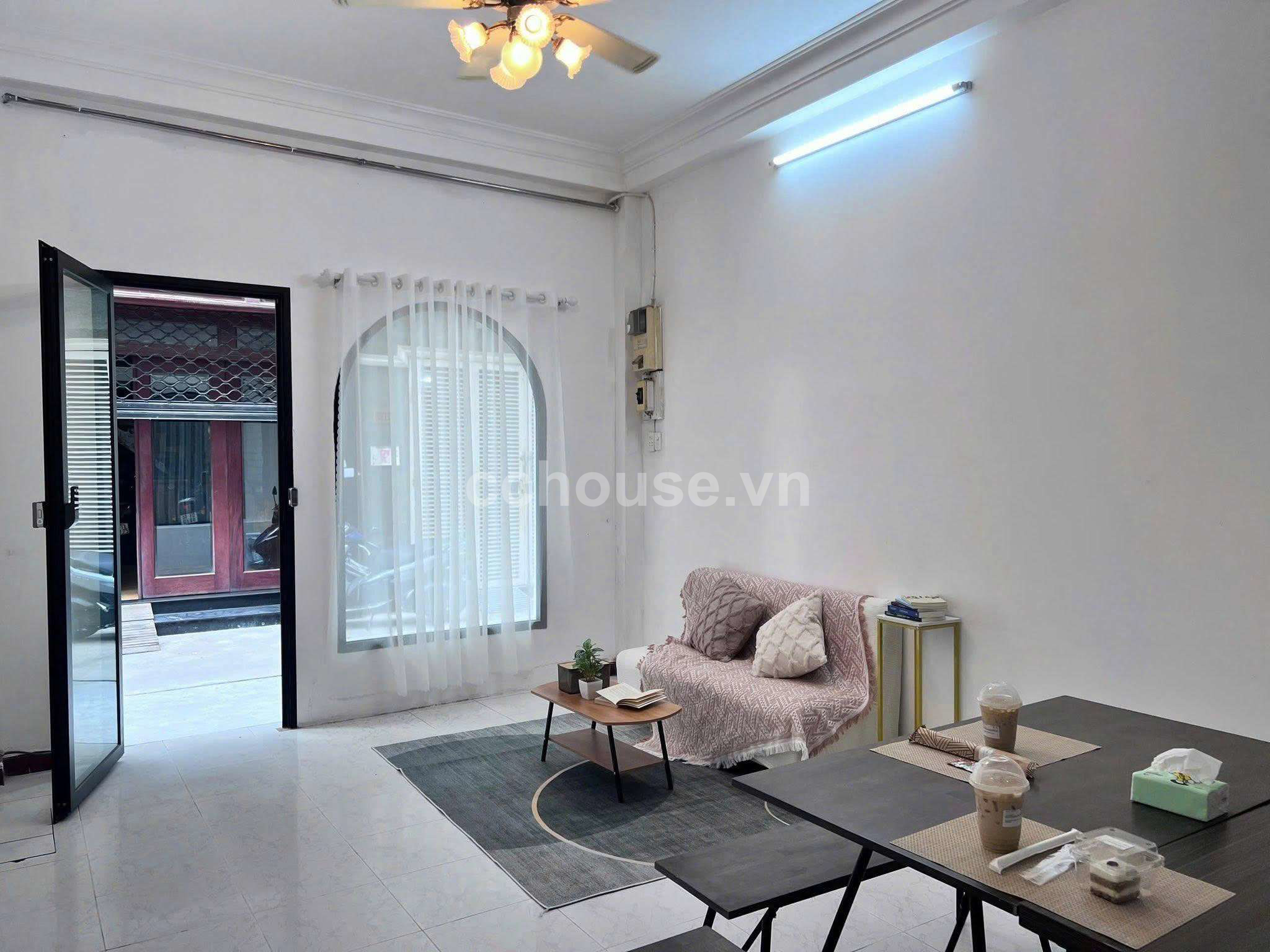 CHÍNH CHỦ BÁN NHÀ HXH QUẬN_4 TẦNG_GIÁ 13.7 TỶ
