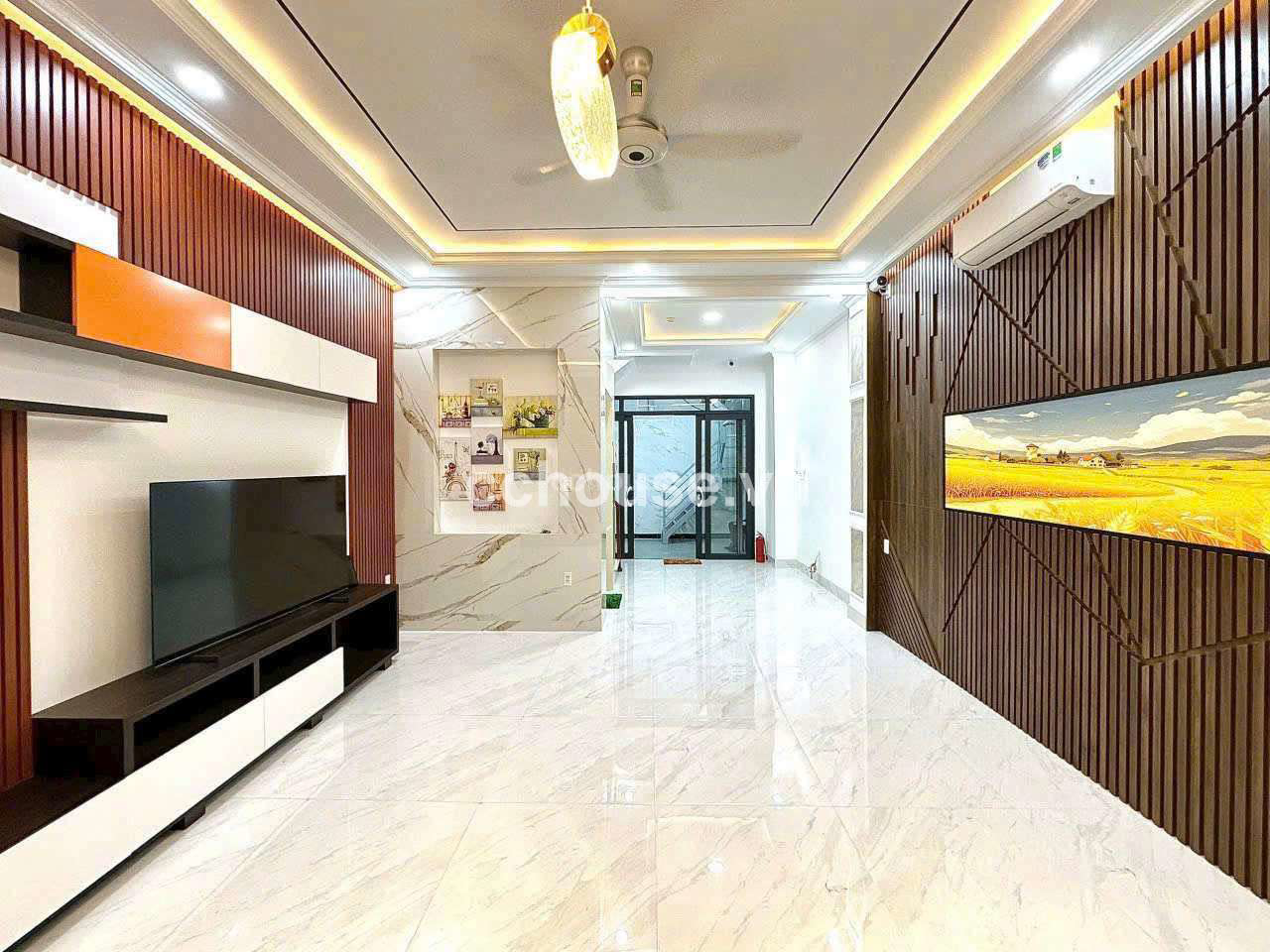 CHO THUÊ NHÀ HẦM- 4 LẦU - ST - CÓ THANG MÁY (DTSD:400m2) FULL NTCC ĐƯỜNG 3/2, P. DIÊN HỒNG.