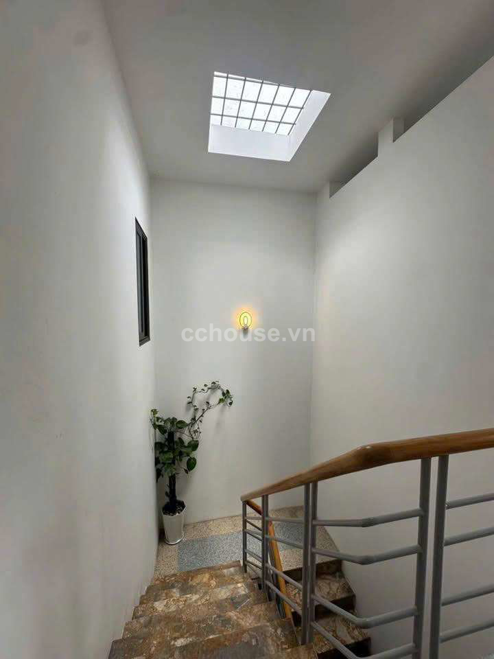 Hẻm nhựa 8m Ngay phạm Văn Hai Q.Tân Bình