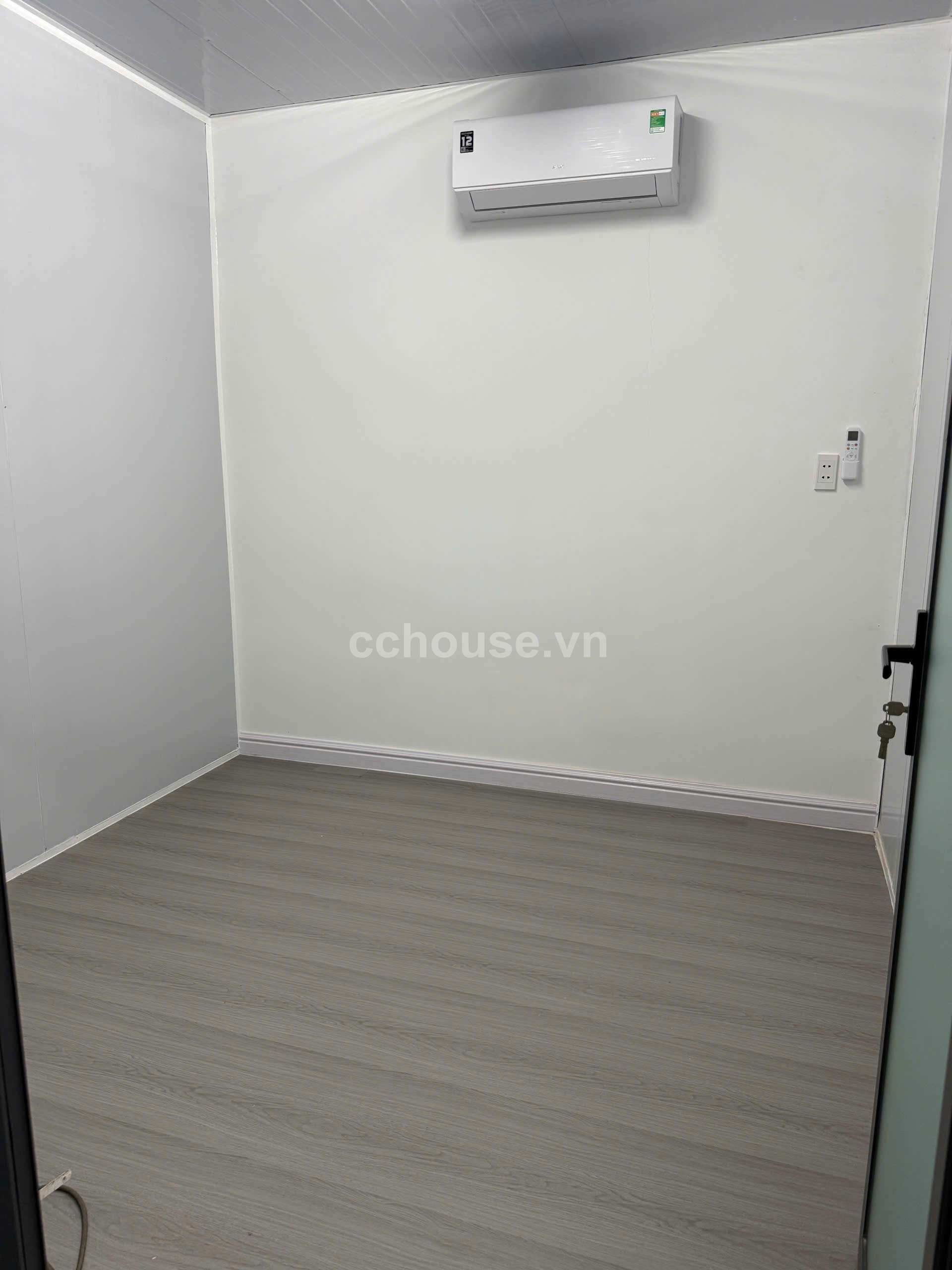 NHÀ MỚI CẦN BÁN NGAY PHẠM VĂN BẠCH, Q. TÂN BÌNH / DT 4*18m / GIÁ 7.2 TỶ