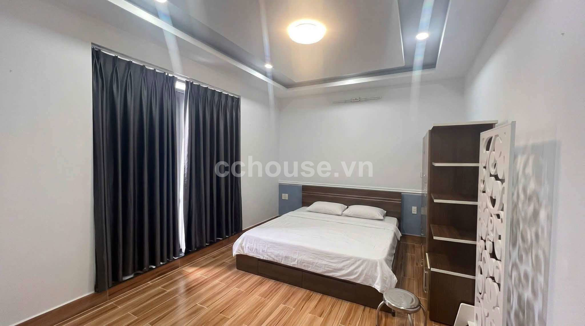 Tòa Nhà 5 Tầng Khu Trung Tâm Phú Nhuận Ngang : 7.3m