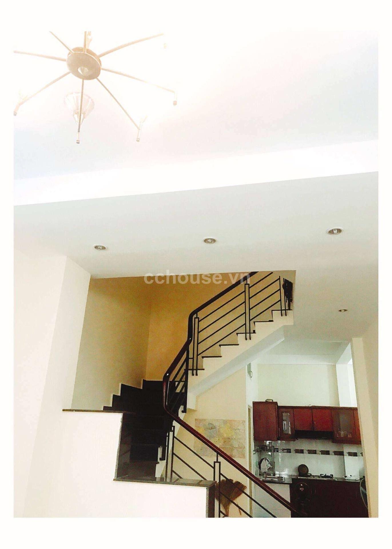 NH Gần 8m x 13m. Hẻm 1/ Trần Quang Diệu Q3 .
