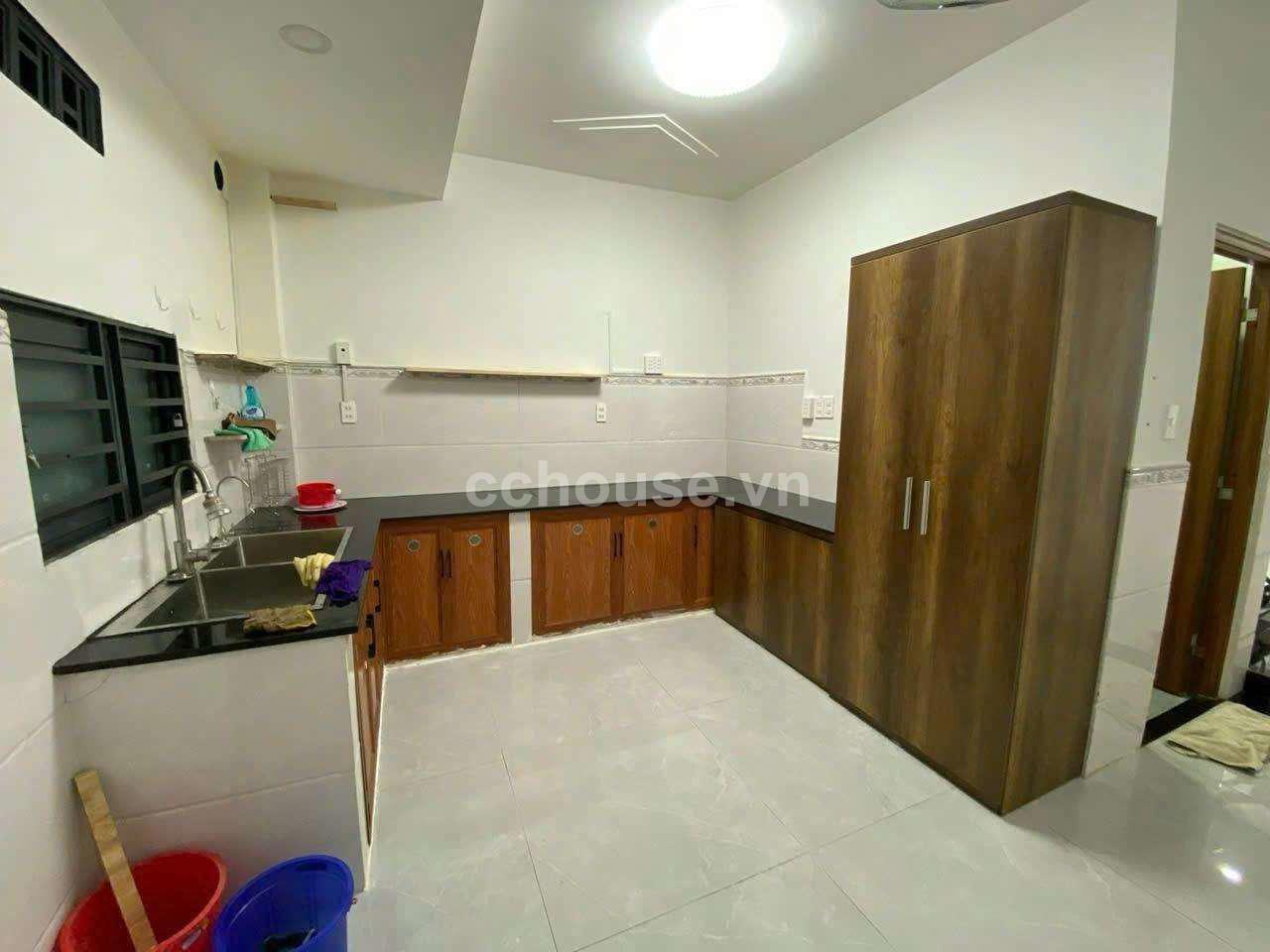 HẺM XE TẢI - GẦN VONG XOAY LÊ ĐẠI HÀNH - GIÁP QUẬN 10 / GIÁ 8 TỶ 200 TRIỆU