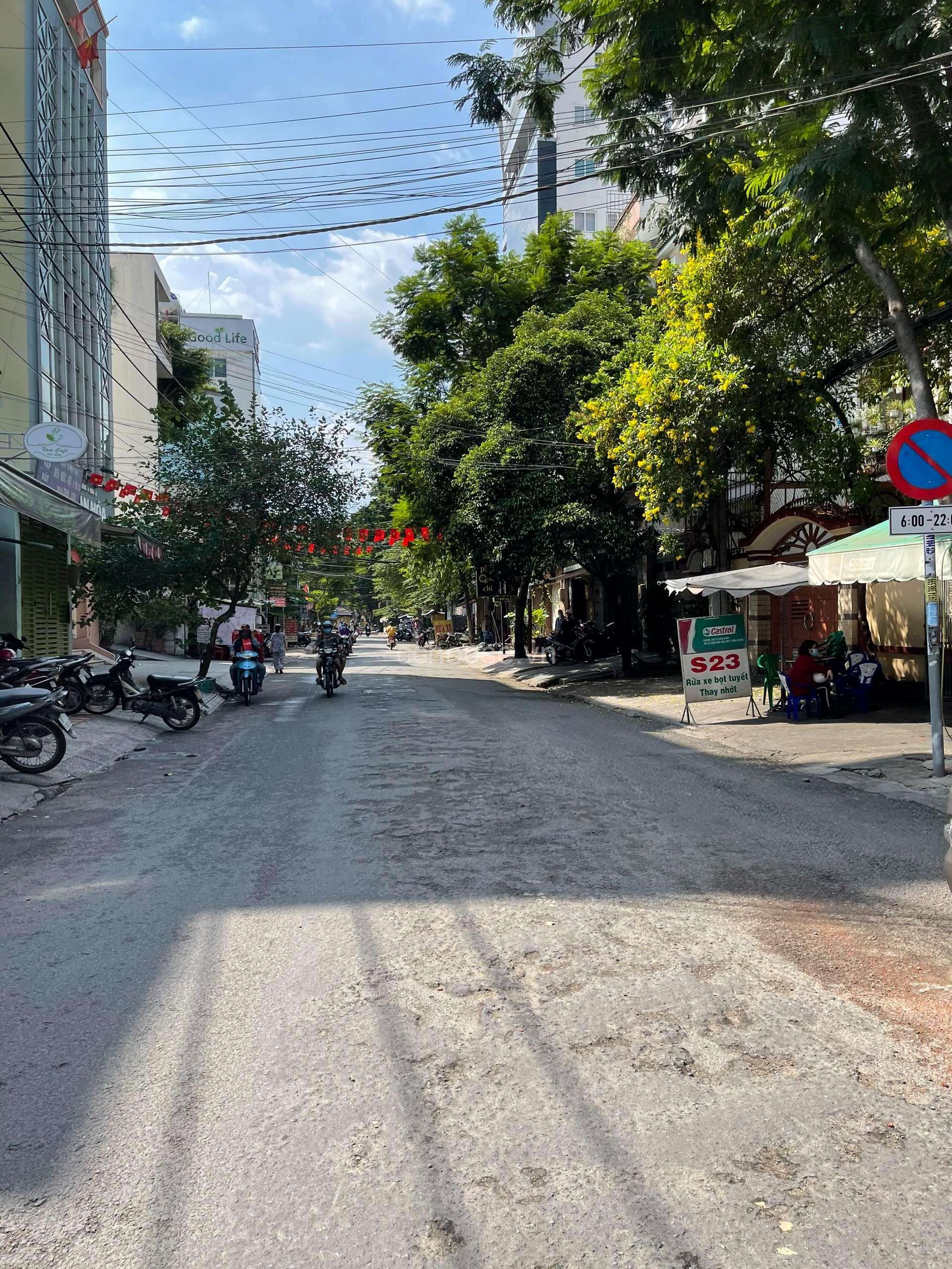 Mặt Tiền 7A Thành Thái, P.14, Quận 10,phù hợp vp cty , nhà hàng, spa…
 Giá bán : 25 Tỷ tl