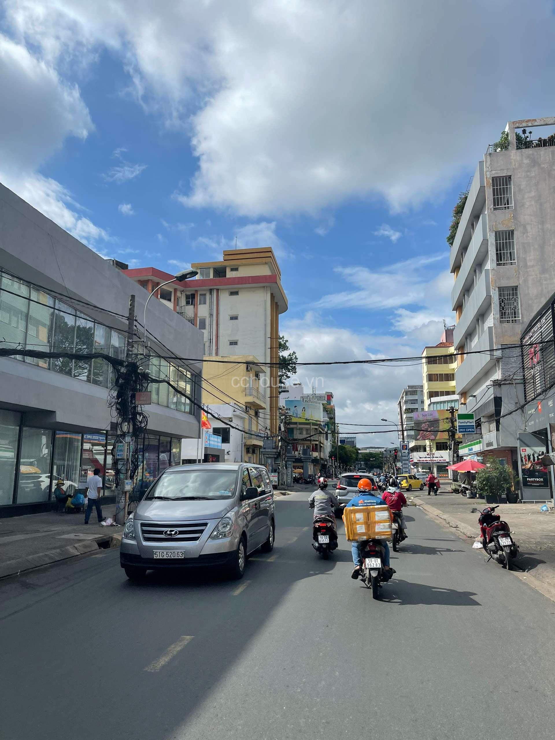 Bán Nhà phố Quận 5, Mặt tiền Nguyễn Biểu, giá phù hợp cho khách mua giữ tiền, để ở.